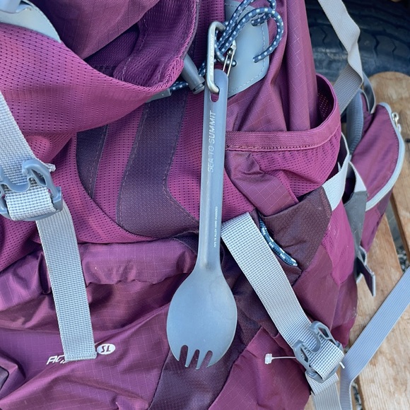 Deuter women’s hiking pack 45-10 SL - Picture 6 of 7